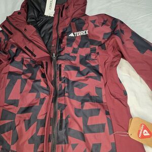 Adidas Terrex‎  2L GFX J Insulated  Ski Parley Jacket  Small NWT  Burgundy